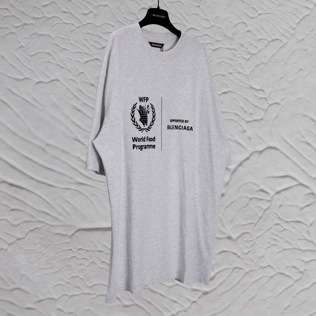 𝐁a𝐋en𝐂i𝐆a ：𝐁A𝐋EN𝐂IA𝐆A/ ； T ： 32 240 - # # 23ss Same Style ❗️❗️❗️ size：xs s m l